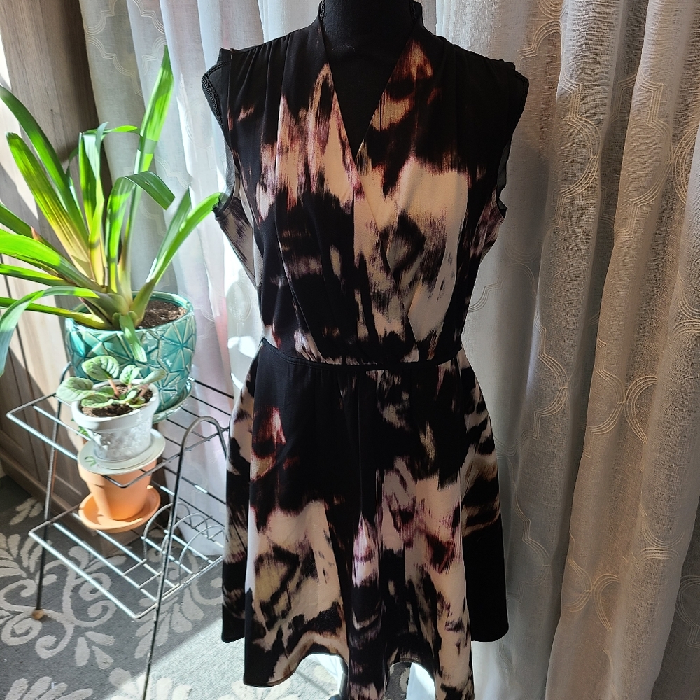 Simply Vera Vera Wang sleevless dress flowy skirt